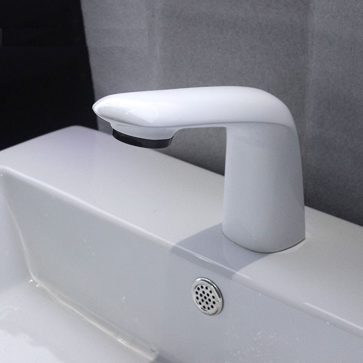 Fontana Luigi Brass Commercial Touchless Automatic Deck Mount Sensor Faucet