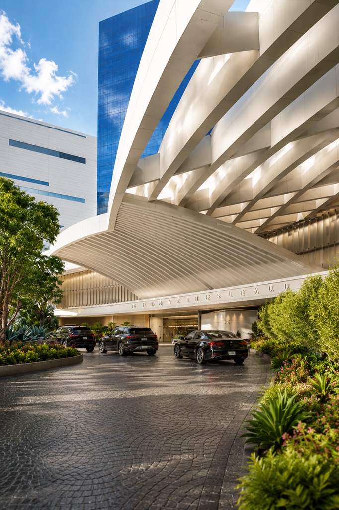 Fontainebleau Las Vegas FontanaShowers hospitality bathroom fixture project