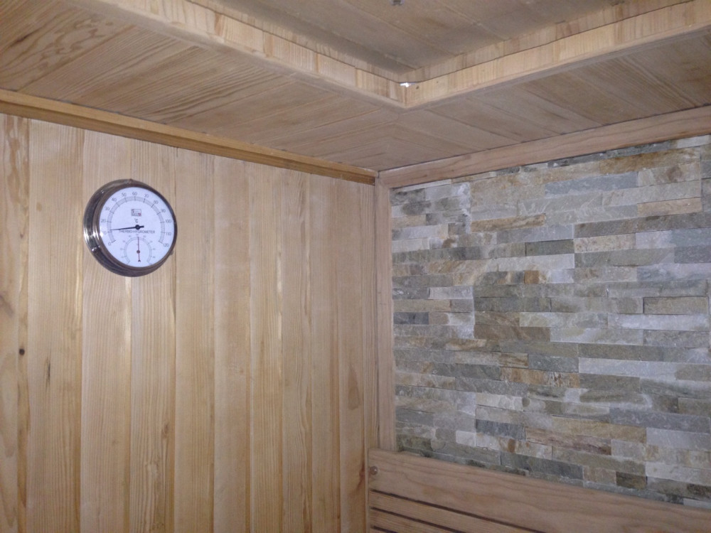 steam-sauna-room-white-pine