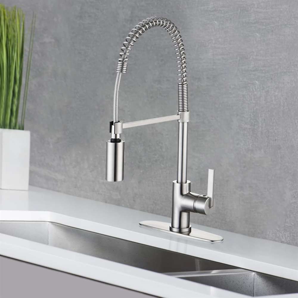 Lazio Single Handle Sprayer Kitchen Faucet