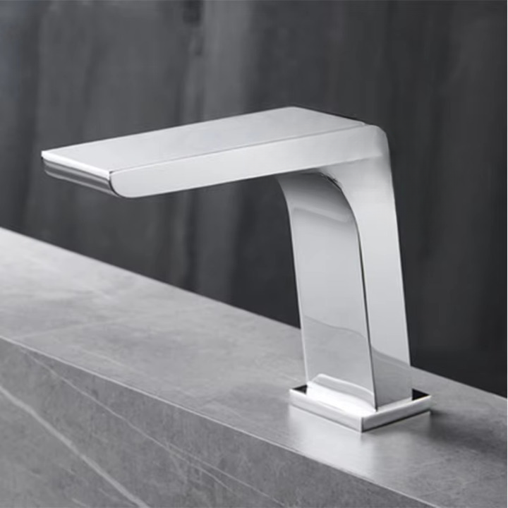 Fontana Gioiosa deck mounted touchless faucet